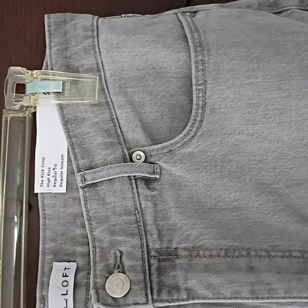 Gray Women's Loft Kick Crop Jeans, New With Tag - Picture 4 of 10